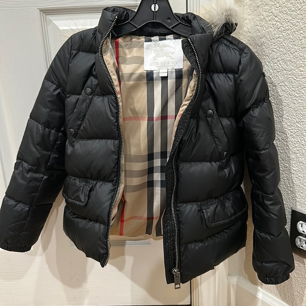 Burberry boy’s winter jacket/ size 10y/ black with golden fox fur